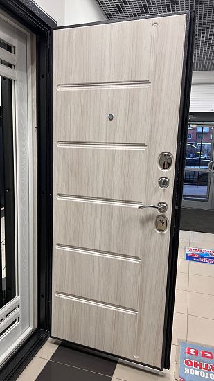 Входная дверь  