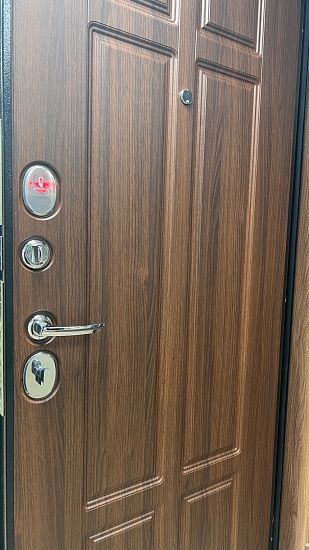 Входная дверь  