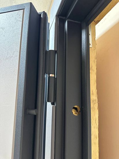 Входная дверь  