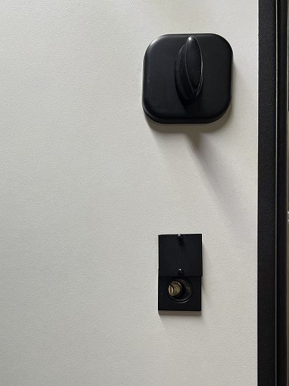 Входная дверь  