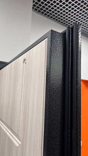 Входная дверь  